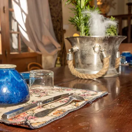 D Hotes Iris Couette-café Saint-Amand-de-Vergt